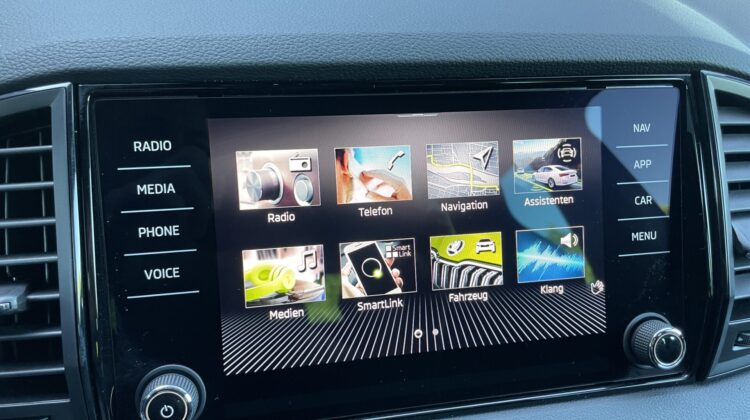 Karoq 2,0TDi Sportline 4×4 Standhz Keyless ACC