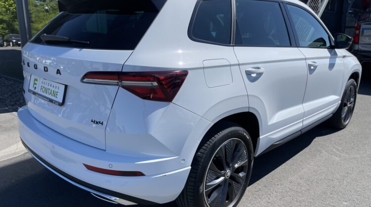 Karoq 2,0TDi Sportline 4×4 Standhz Keyless ACC