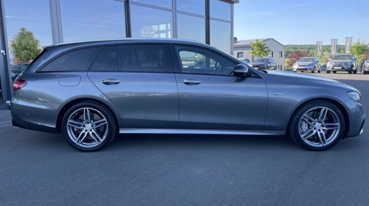 E 53 AMG T 4Matic+ AHK Pano Multibeam Widescreen