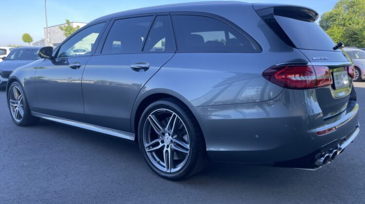 E 53 AMG T 4Matic+ AHK Pano Multibeam Widescreen