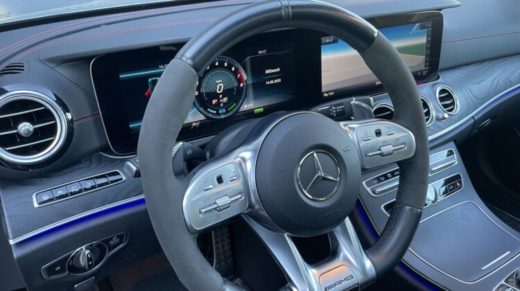 E 53 AMG T 4Matic+ AHK Pano Multibeam Widescreen