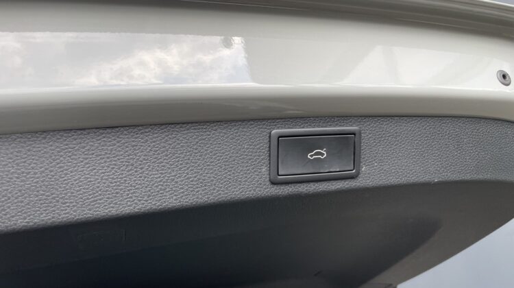 Karoq 2,0TSi Sportline 4×4 Pano AHK Kamera Key