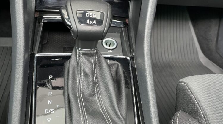 Karoq 2,0TSi Sportline 4×4 Pano AHK Kamera Key