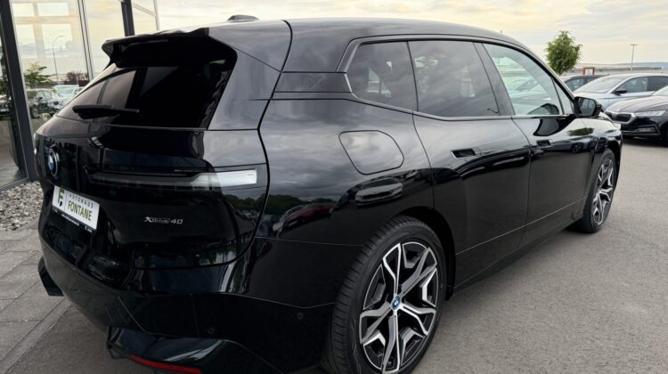 iX 40 xDrive Sport 22″ Alu AHK Harmann/Kar. DAP