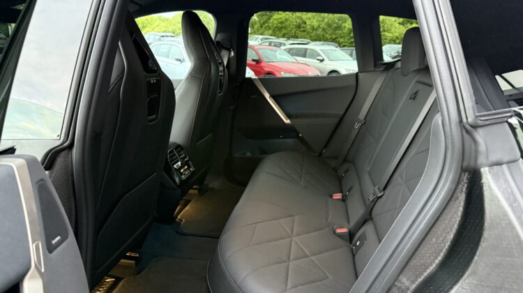 iX 40 xDrive Sport 22″ Alu AHK Harmann/Kar. DAP