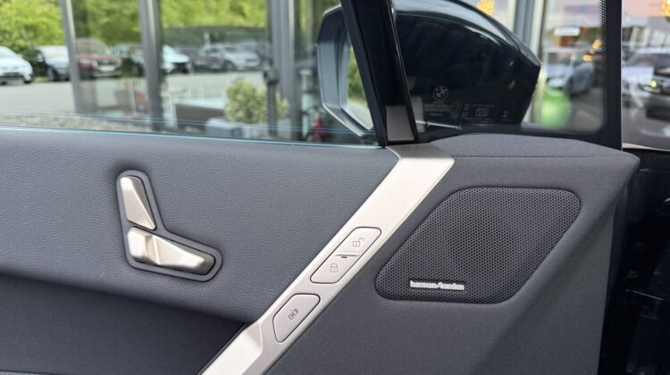 iX 40 xDrive Sport 22″ Alu AHK Harmann/Kar. DAP