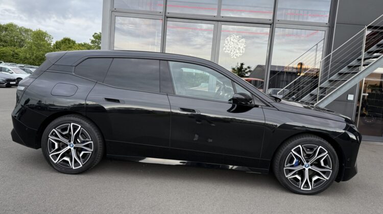 iX 40 xDrive Sport 22″ Alu AHK Harmann/Kar. DAP