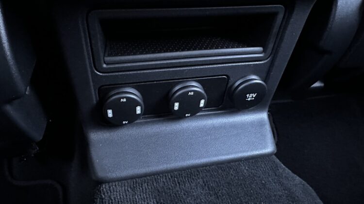 F-PACE AWD LEDER Navi AHK Kamera PDC