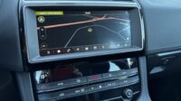 F-PACE AWD LEDER Navi AHK Kamera PDC