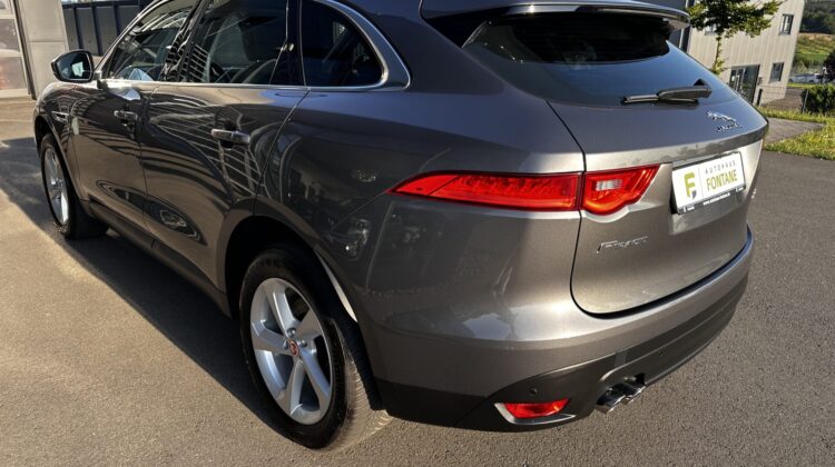 F-PACE AWD LEDER Navi AHK Kamera PDC