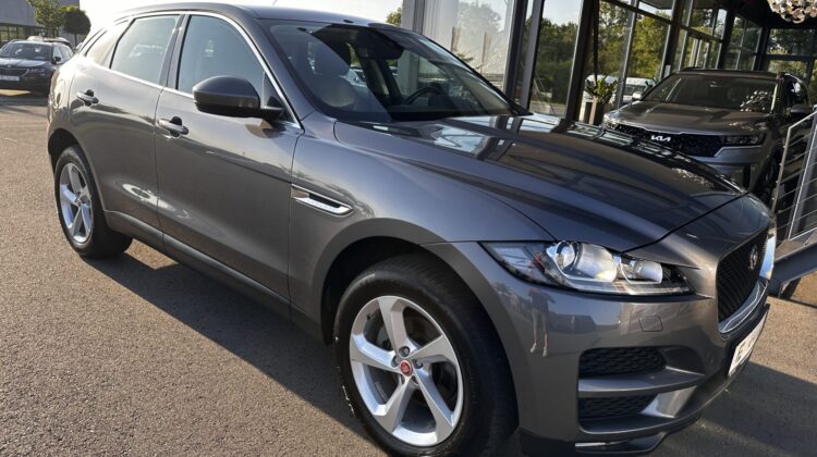 F-PACE AWD LEDER Navi AHK Kamera PDC