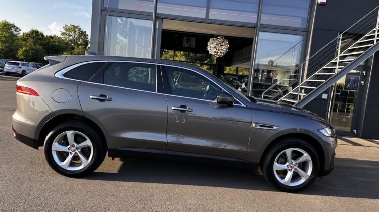 F-PACE AWD LEDER Navi AHK Kamera PDC