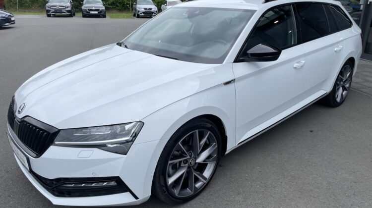 Superb Combi 2,0TSi Sportline 4×4 19″Columbus
