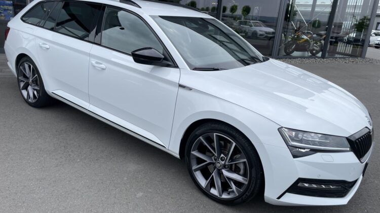 Superb Combi 2,0TSi Sportline 4×4 19″Columbus