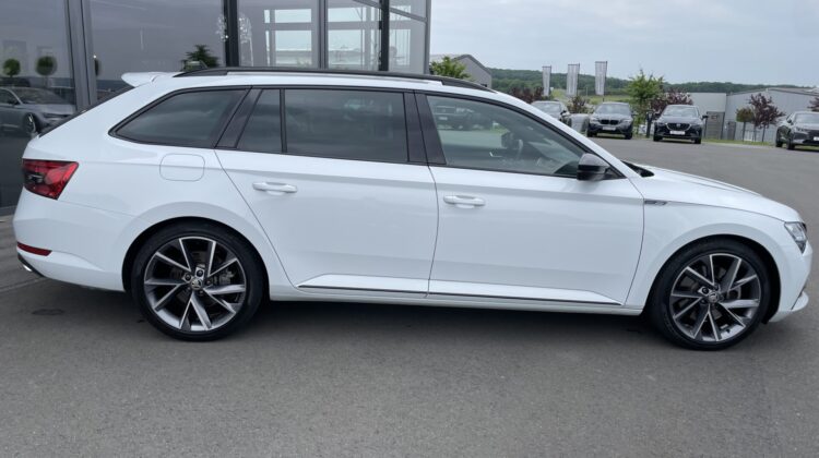 Superb Combi 2,0TSi Sportline 4×4 19″Columbus