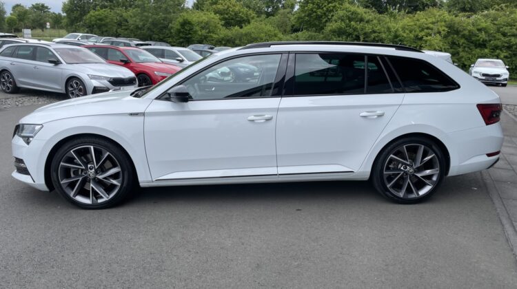 Superb Combi 2,0TSi Sportline 4×4 19″Columbus
