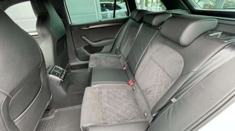 Superb Combi 2,0TSi Sportline 4×4 19″Columbus