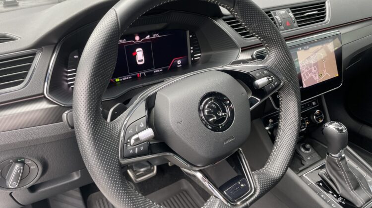 Superb Combi 2,0TSi Sportline 4×4 19″Columbus