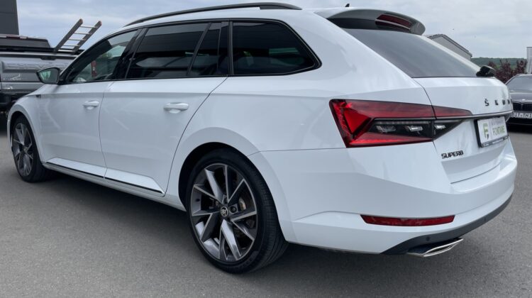 Superb Combi 2,0TSi Sportline 4×4 19″Columbus