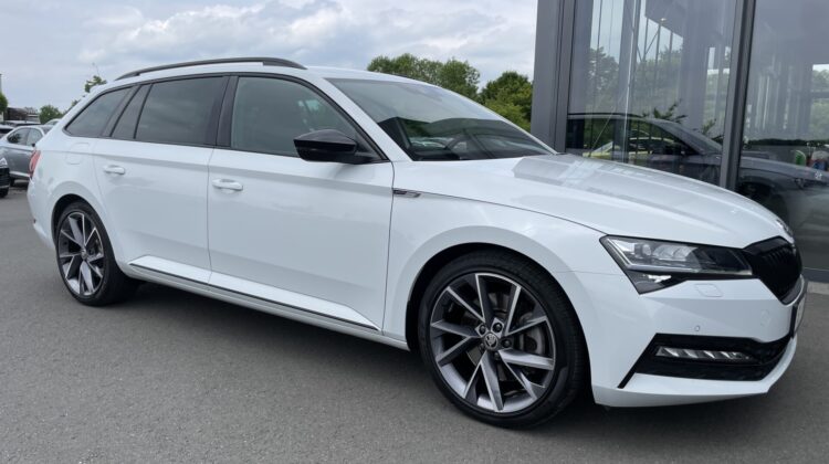 Superb Combi 2,0TSi Sportline 4×4 19″Columbus