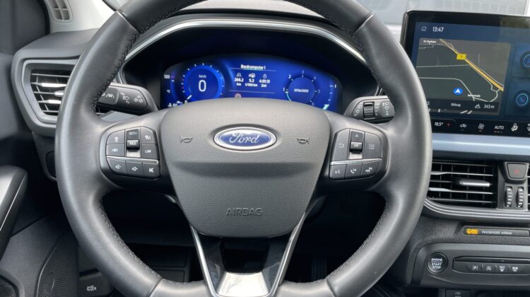 Focus Limo 1,5 TDCi Active X B&O Navi Apple Key