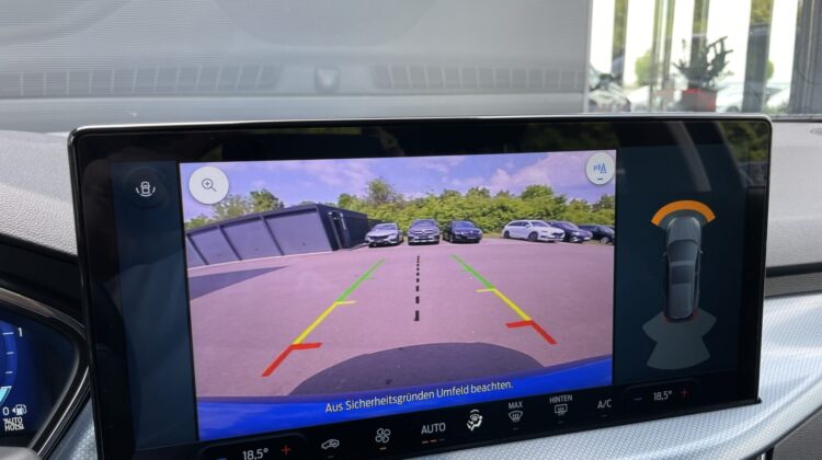 Focus Limo 1,5 TDCi Active X B&O Navi Apple Key