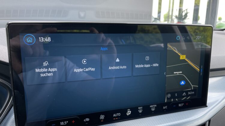 Focus Limo 1,5 TDCi Active X B&O Navi Apple Key