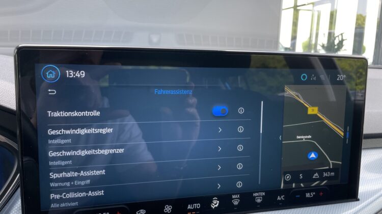 Focus Limo 1,5 TDCi Active X B&O Navi Apple Key