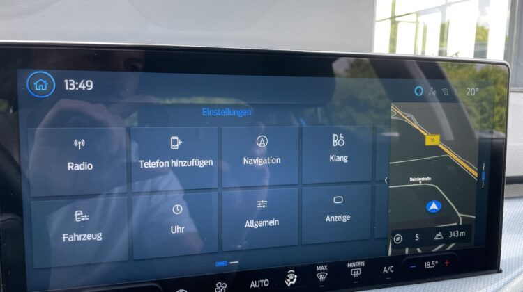 Focus Limo 1,5 TDCi Active X B&O Navi Apple Key