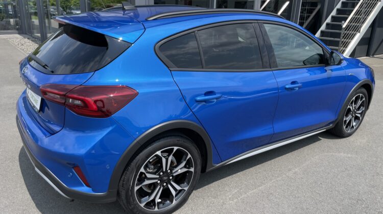 Focus Limo 1,5 TDCi Active X B&O Navi Apple Key