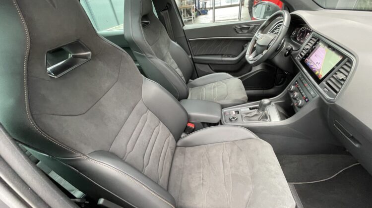 Cupra Ateca 4×4 2,0TSi AHKe Pano 19