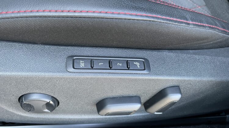Octavia Combi 2,0TDi RS Leder Matrix Massage Key