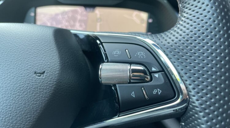 Octavia Limousine 2,0TSi RS Leder HUD AHK DCC