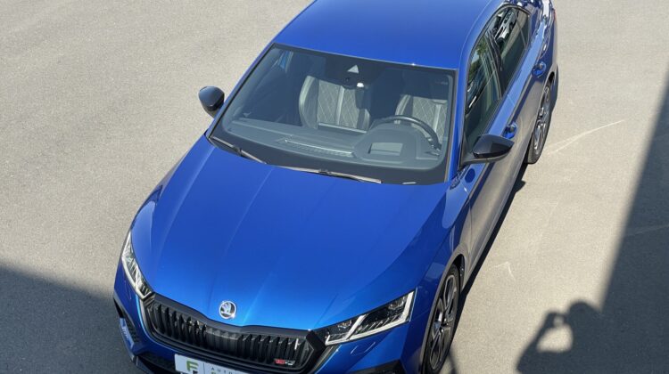 Octavia Limousine 2,0TSi RS Leder HUD AHK DCC