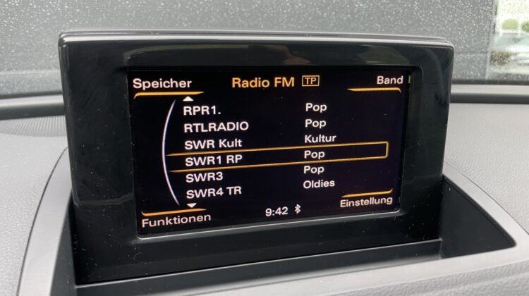 Q3 2.0 TFSI quattro Navi Teilleder AHK 6-Gang