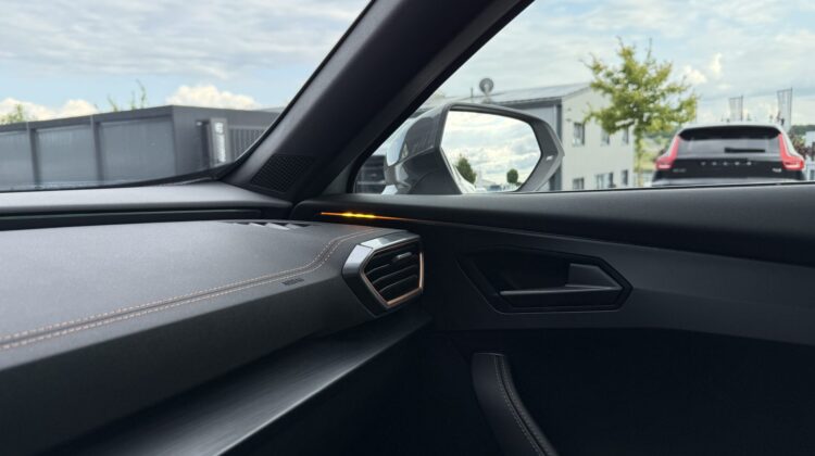 Formentor 1.5TSI DSG Kamera Pano SHZ LED 1.Hand