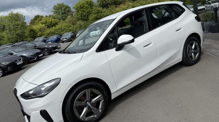 Active Tourer 218 d AT Navi Kamera LED eAHK LED