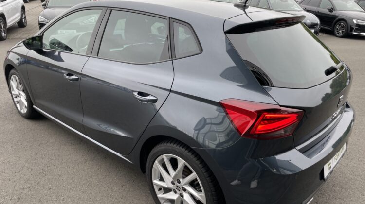 Ibiza FR 17″ Navi LED AppleCarplay PDC