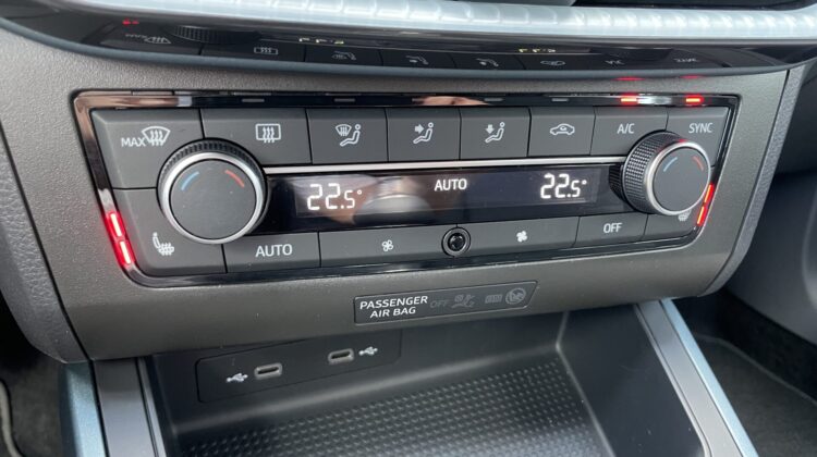 Arona Xperience Schalter Navi LED Kamera Sitzhz