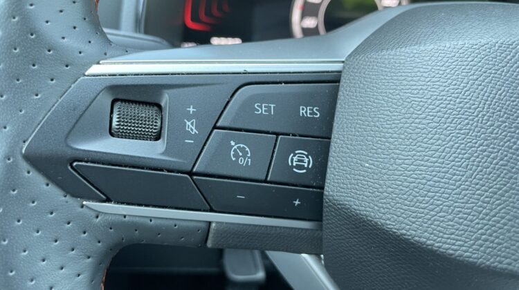 Ibiza FR 17″ Navi LED AppleCarplay PDC SHZ