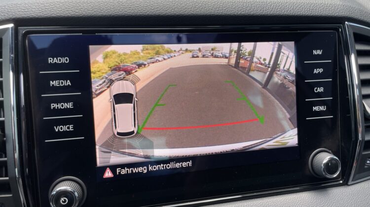 Karoq 2,0TSi DSG Sportline 4×4 Pano Standhz Navi