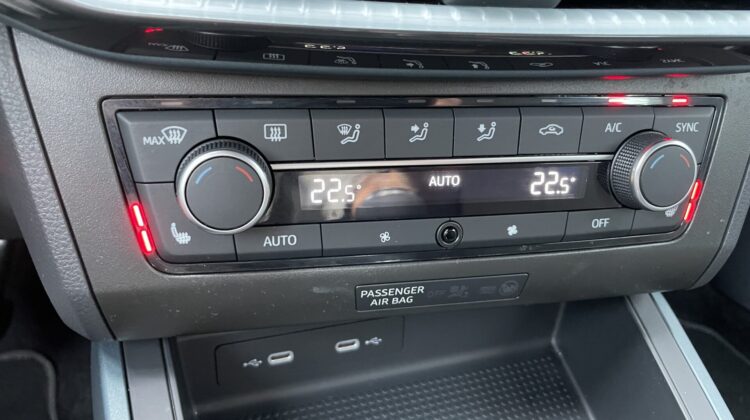 Arona Xperience Schalter Navi LED Kamera Sitzhz