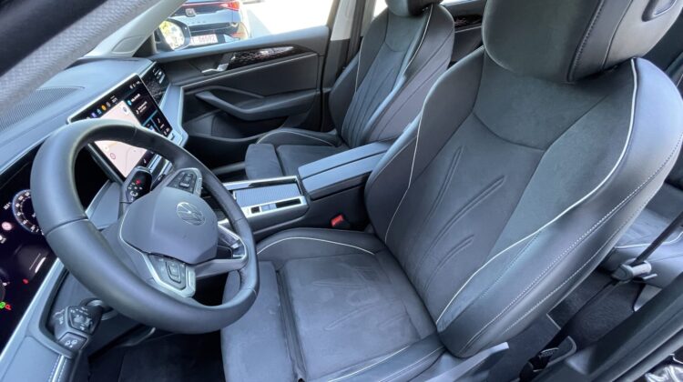 Passat Variant 2.0TDI Elegance Alc. AHK IQ-Light