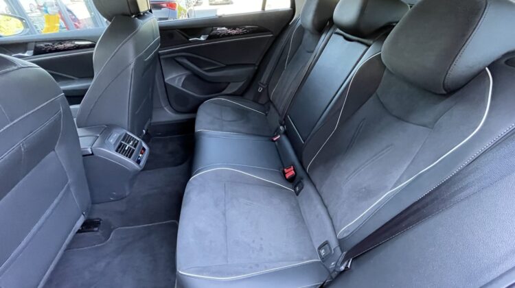 Passat Variant 2.0TDI Elegance Alc. AHK IQ-Light