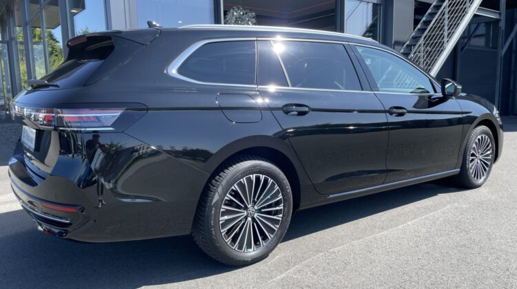 Passat Variant 2.0TDI Elegance Alc. AHK IQ-Light