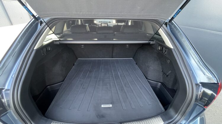 6 Kombi Sports-Line 2,5 AT Bose 360°Leder Navi