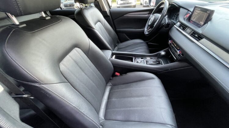 6 Kombi Sports-Line 2,5 AT Bose 360°Leder Navi