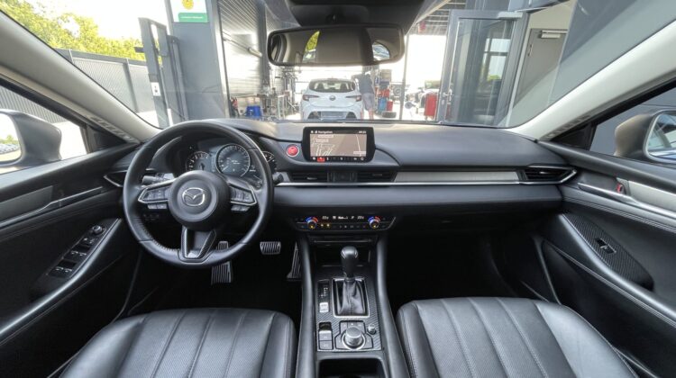 6 Kombi Sports-Line 2,5 AT Bose 360°Leder Navi