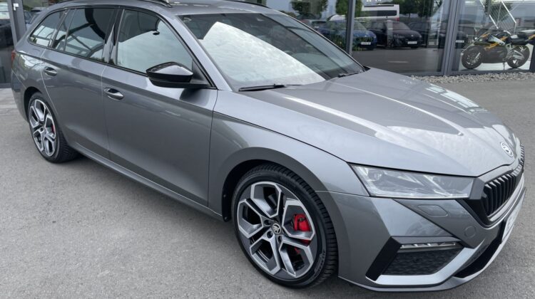 Octavia Combi 2,0TSi RS 19″ Columbus DCC Standheizung