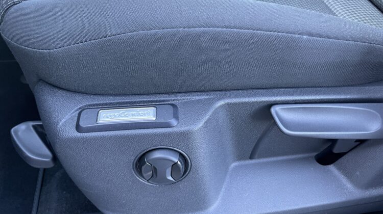 Caddy 2,0TDi DSG Kamera Apple Sitzhz Virtual LED